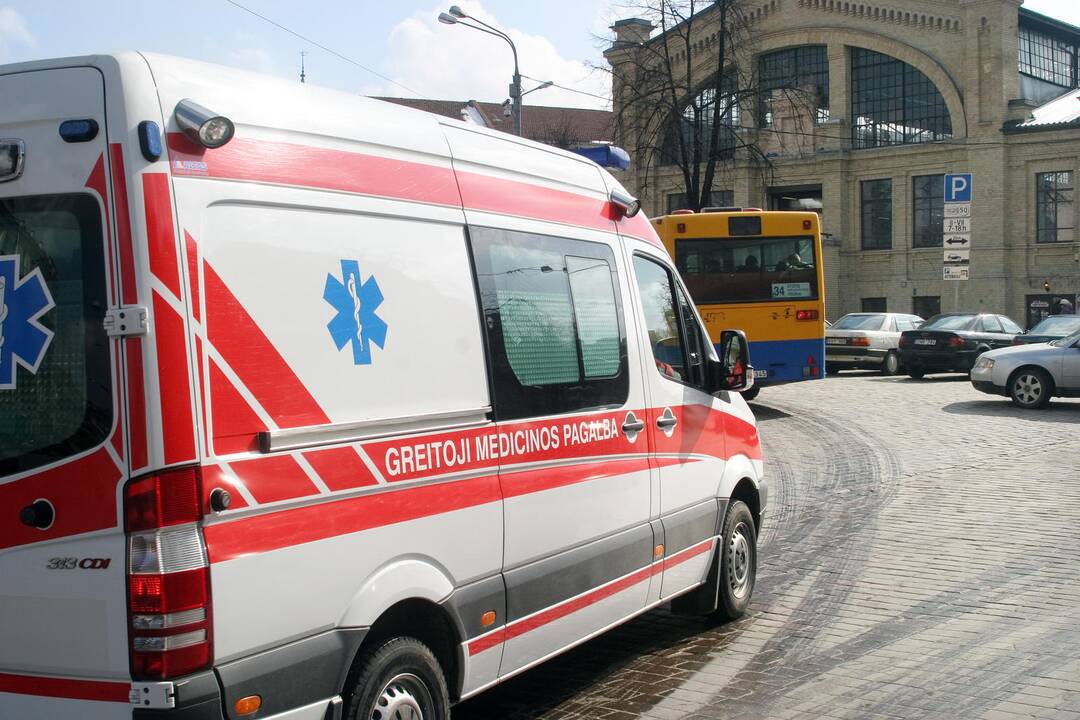 Kaune sunkiai sužalotas jaunuolis