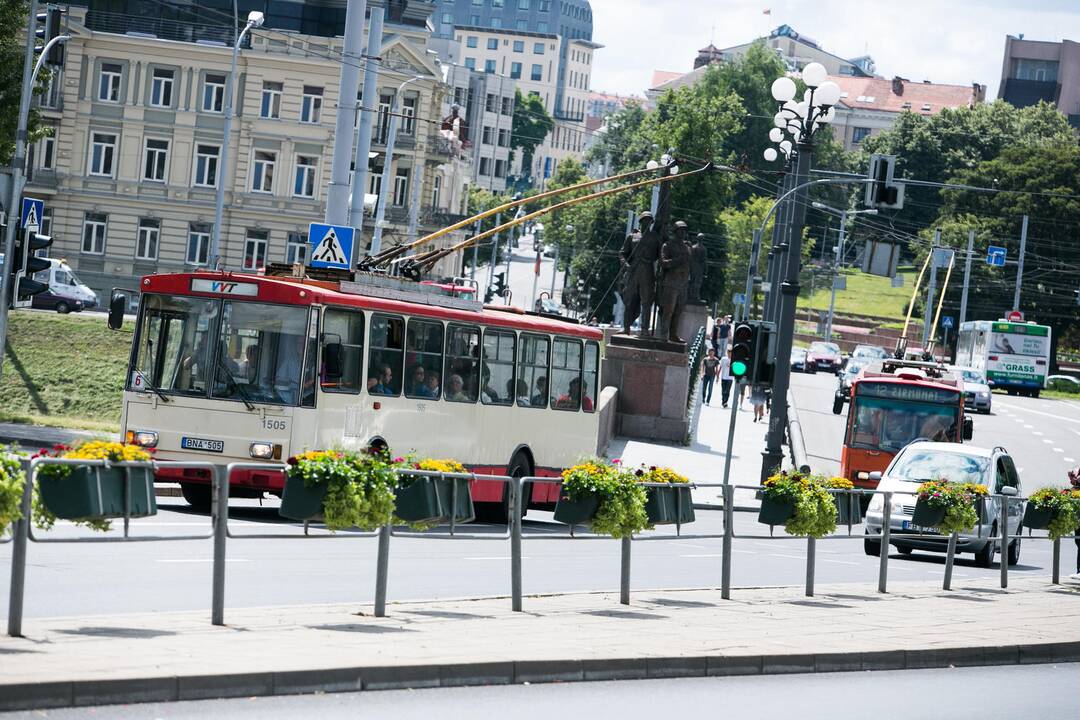 Nuo pirmadienio Vilniuje viešasis transportas važiuos rečiau