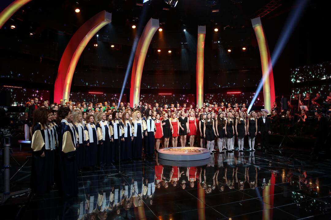 Chorų „Eurovizijoje“ lyderiai neapleidžia pozicijų  