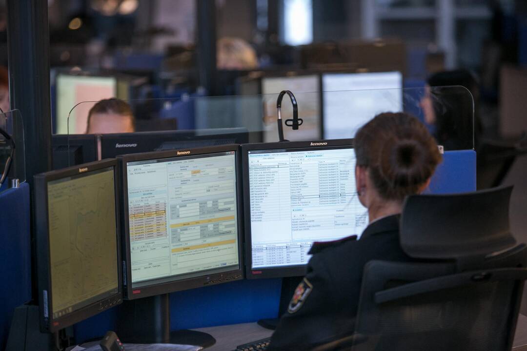 Teismas panaikino nuobaudą dėl vaiko priežiūros vėlavusiai BPC darbuotojai