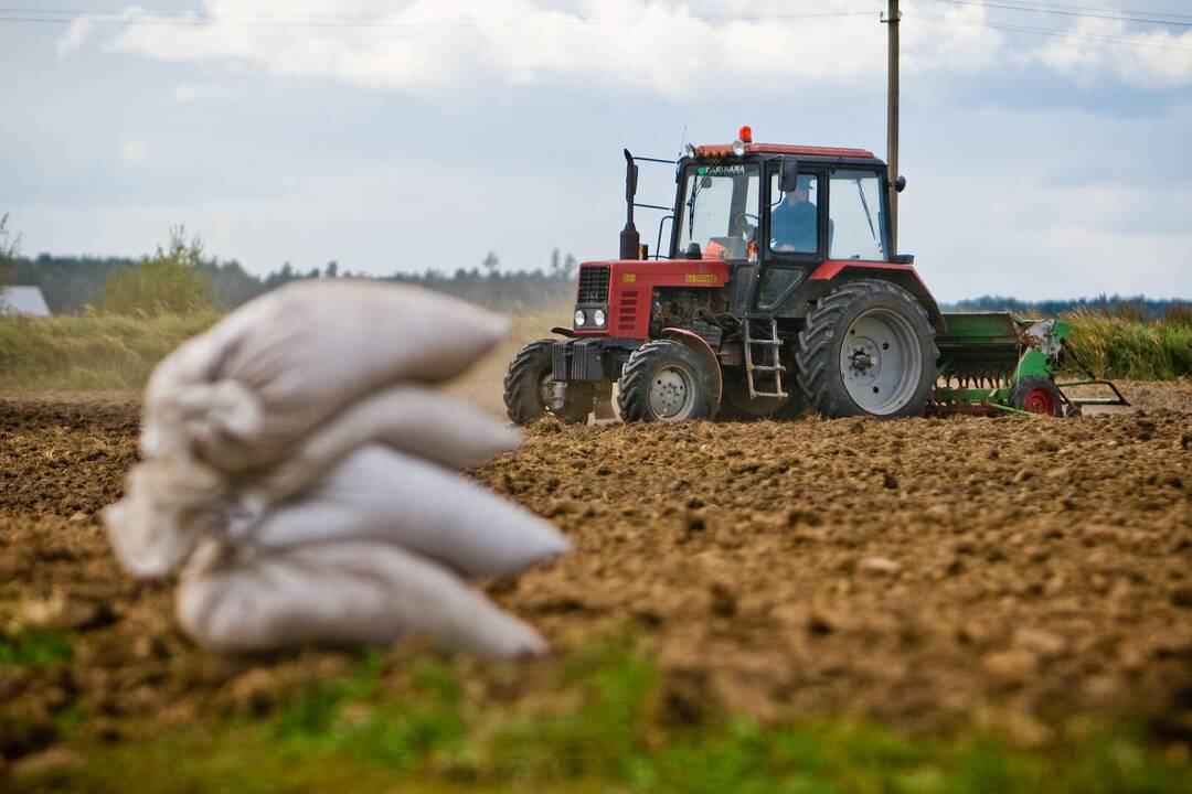 Lietuvos žemdirbiai pateikė peticiją dėl tiesioginių išmokų