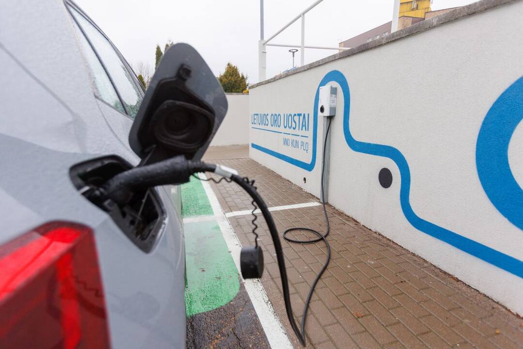Vilniaus oro uostas visus dyzelinius autobusus keis hibridiniais ar elektriniais