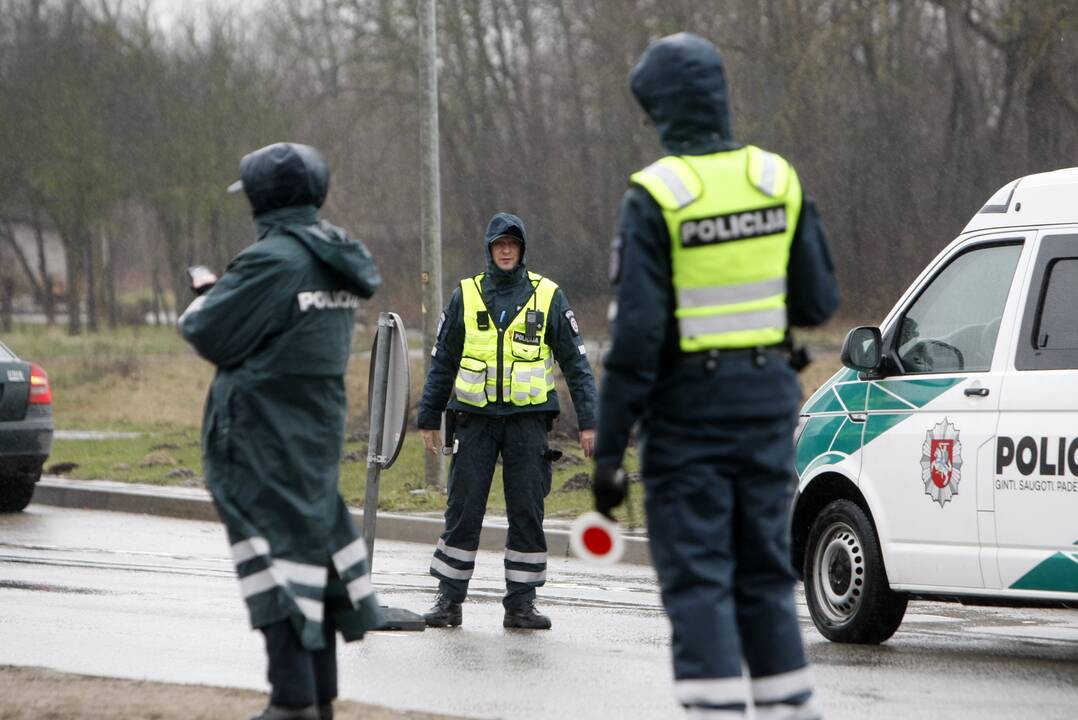 Klaipėdos policijos pareigūnai dirba postuose