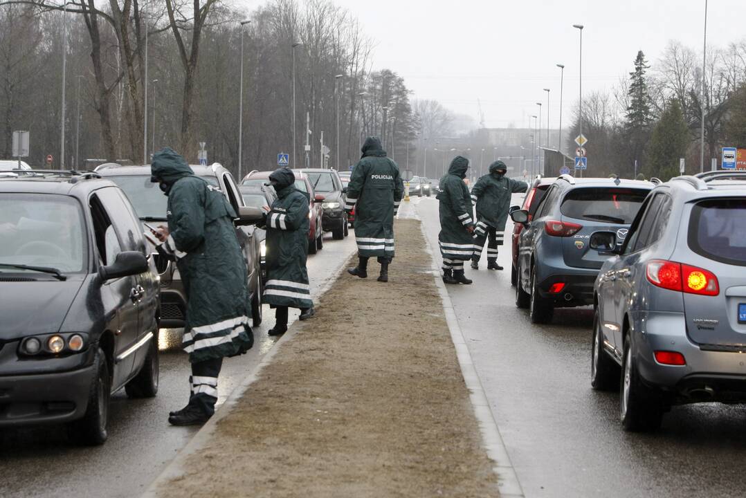 Klaipėdos policijos pareigūnai dirba postuose