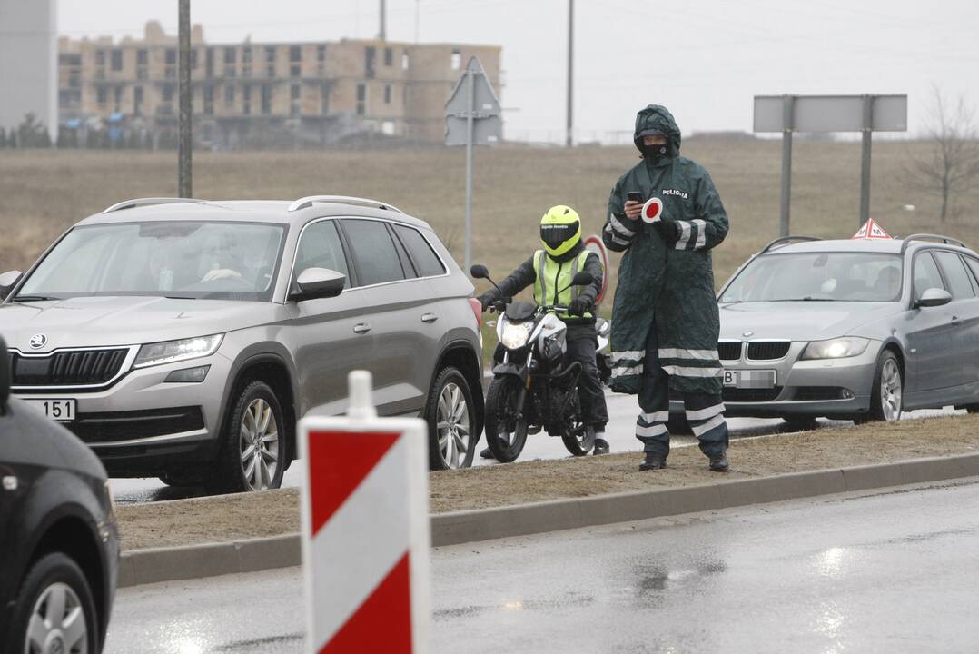 Klaipėdos policijos pareigūnai dirba postuose