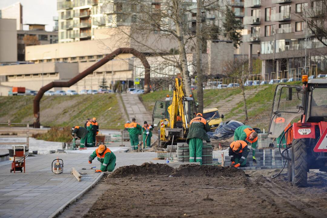 Taupyti nenusiteikę: Vilnius paslaugų be konkursų pripirko ilgam