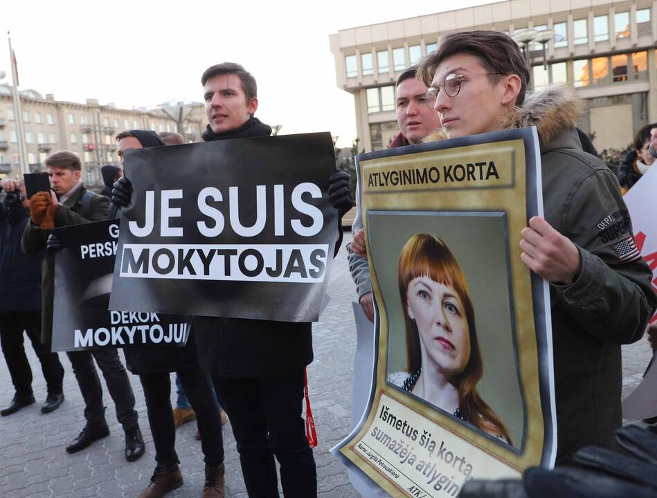 Mokytojų mitingas prie Seimo