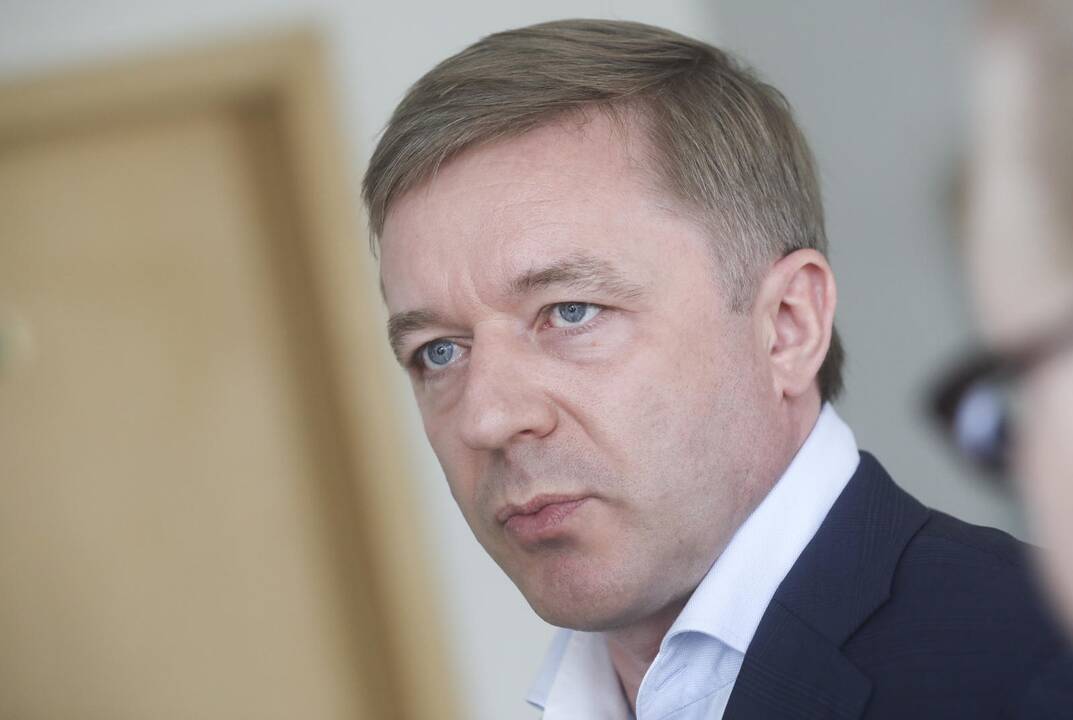 R. Karbauskis ragina VTEK narius trauktis ir žada kreiptis į prokuratūrą