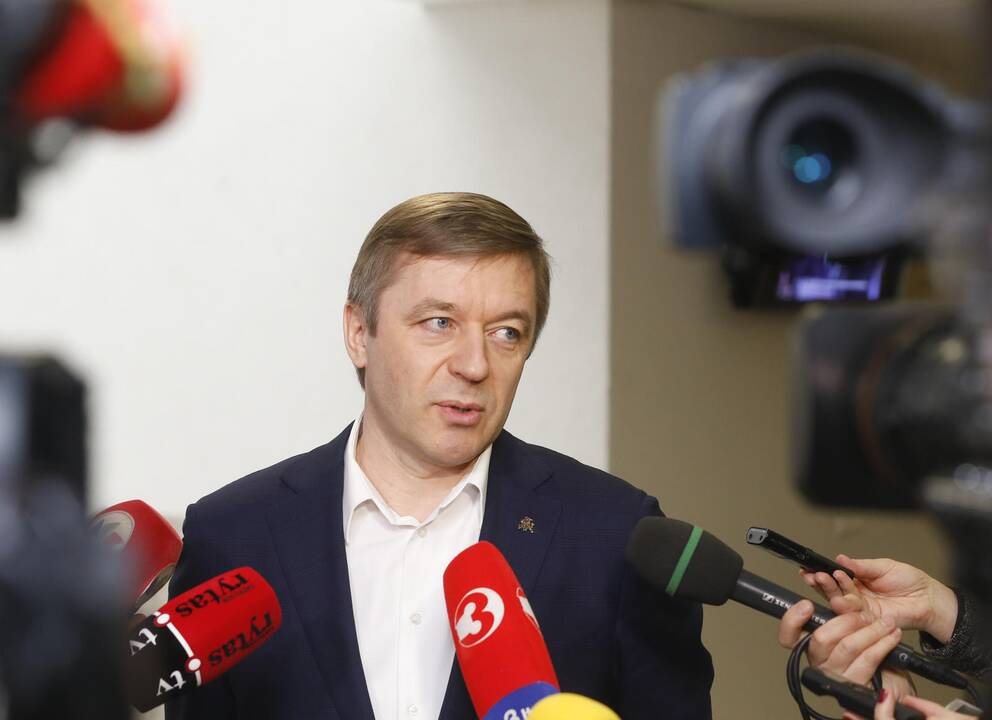 R. Karbauskis nedeklaravo beveik 900 tūkst. eurų sandorio