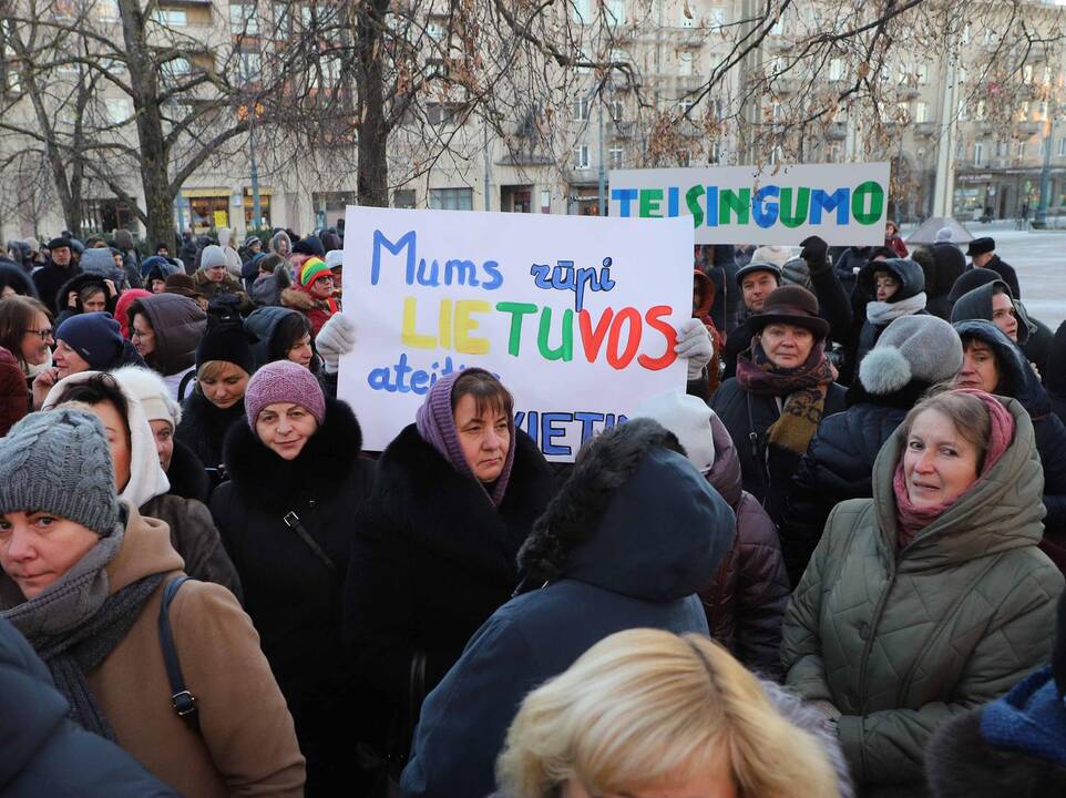 Mokytojų mitingas prie Seimo