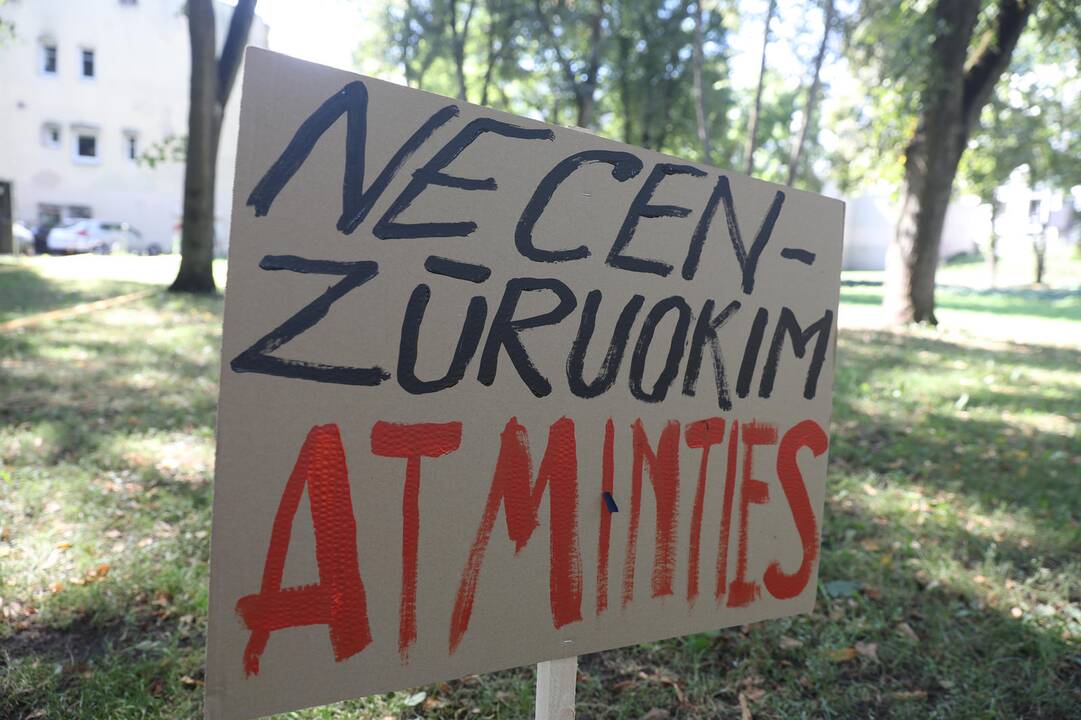 Reformatų skvere aktyvistai surengė akciją