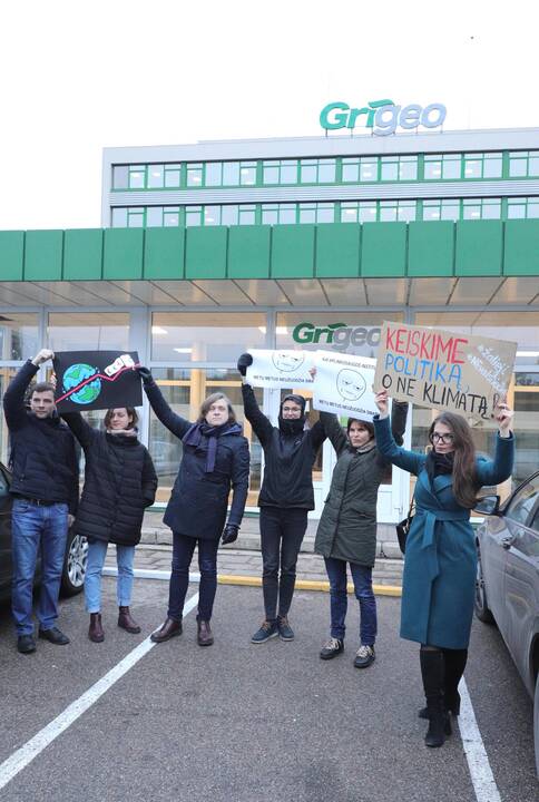 Piketas prie „Grigeo“ būstinės 