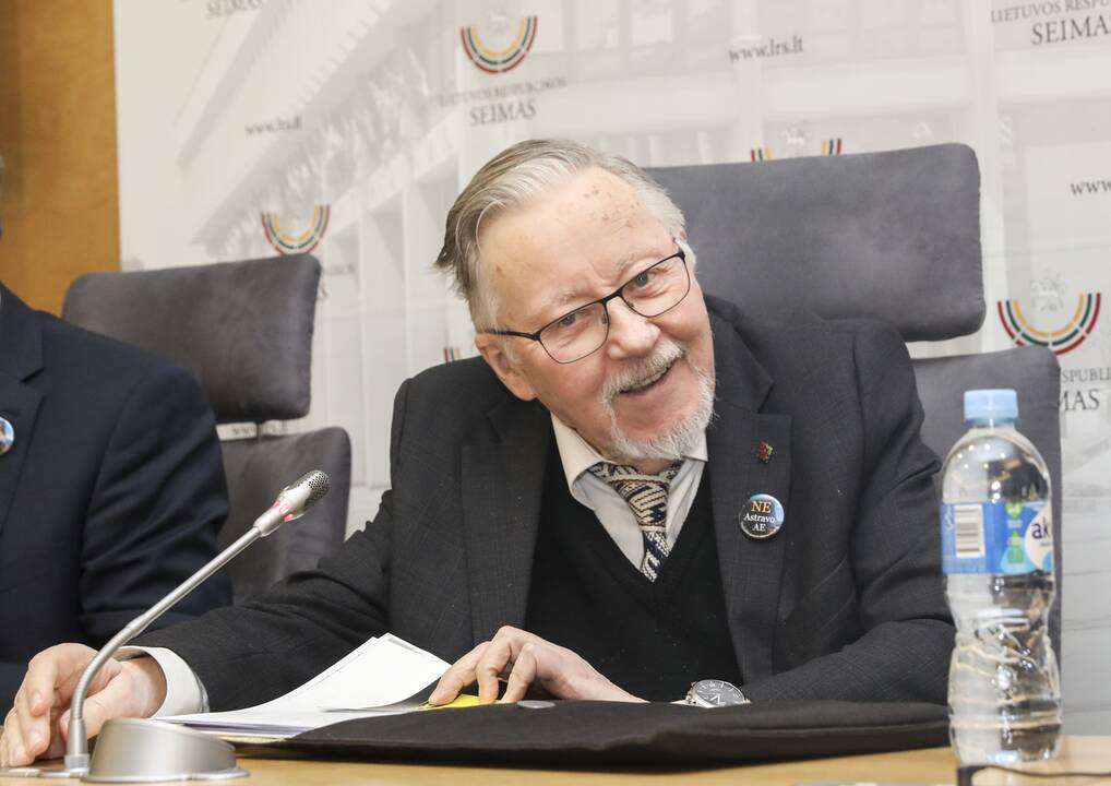 V. Landsbergis: vieni manė, kad įsitvirtins visiems laikams, bet apsigavo