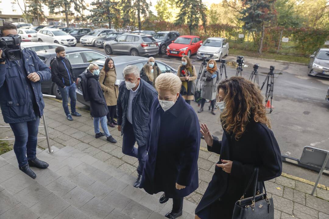 Iš anksto balsavo D. Grybauskaitė