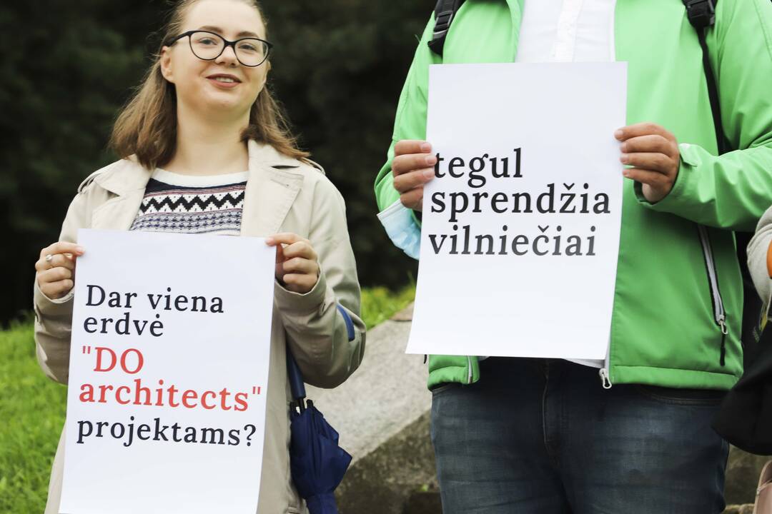 Socialdemokratų piketas dėl P. Cvirkos paminklo nukėlimo