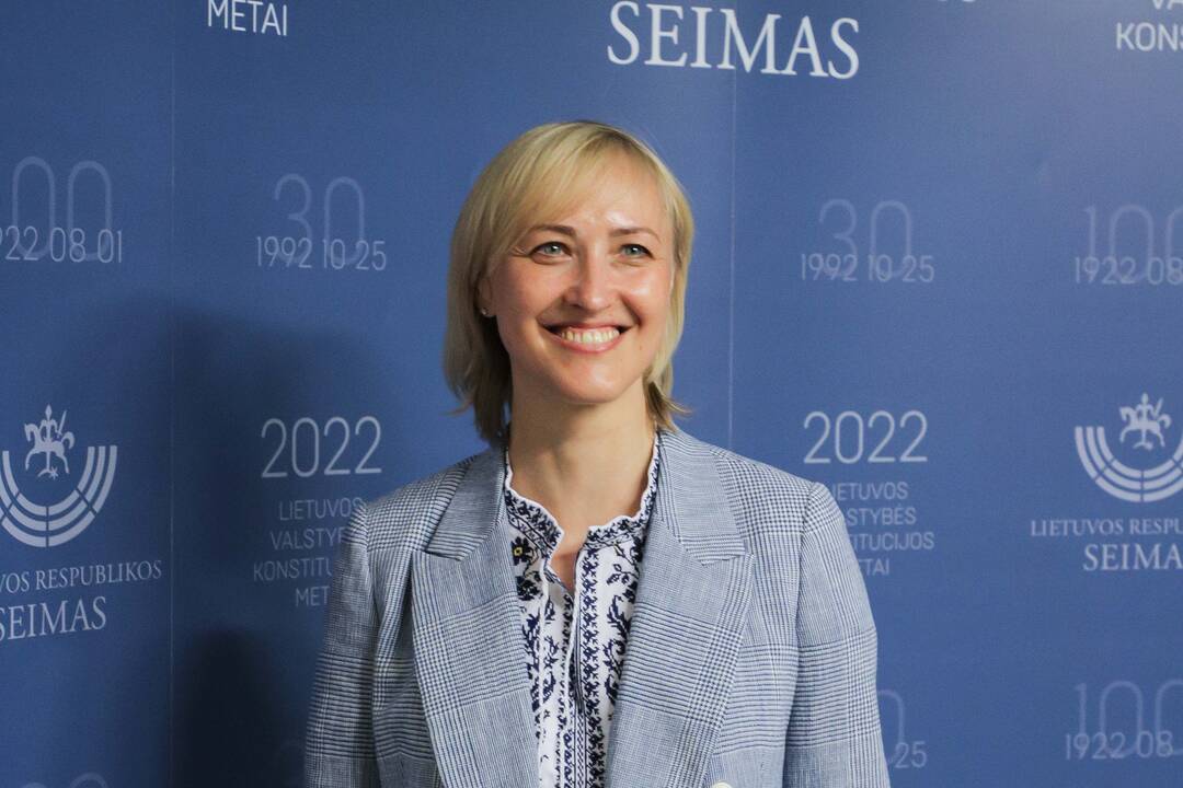 Seimo nariai pasipuošė vyšyvankomis