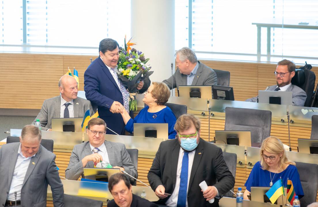 Tęsiasi neeilinė Seimo sesija