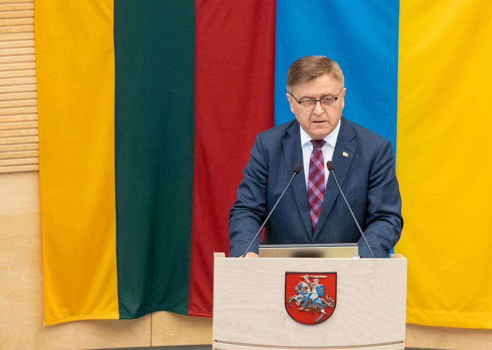 Tęsiasi neeilinė Seimo sesija