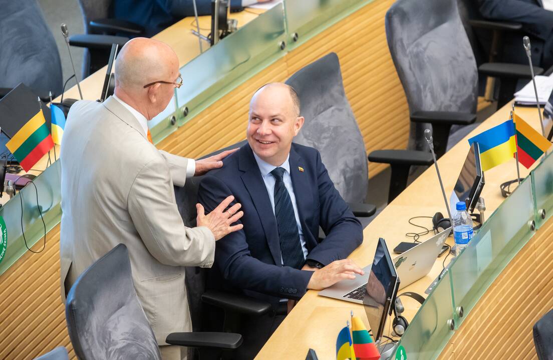 Tęsiasi neeilinė Seimo sesija