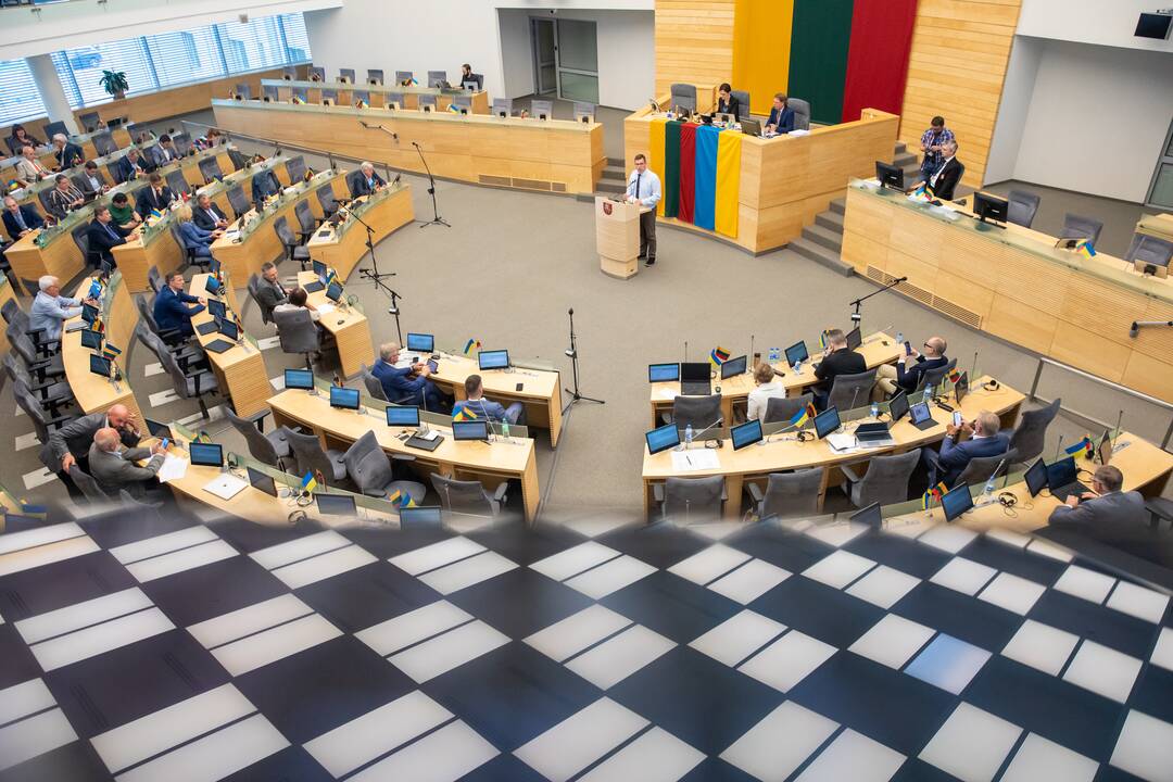 Tęsiasi neeilinė Seimo sesija