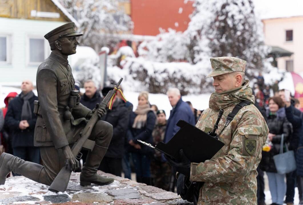 100-oji karių savanorių laida prisiekė Merkinėje