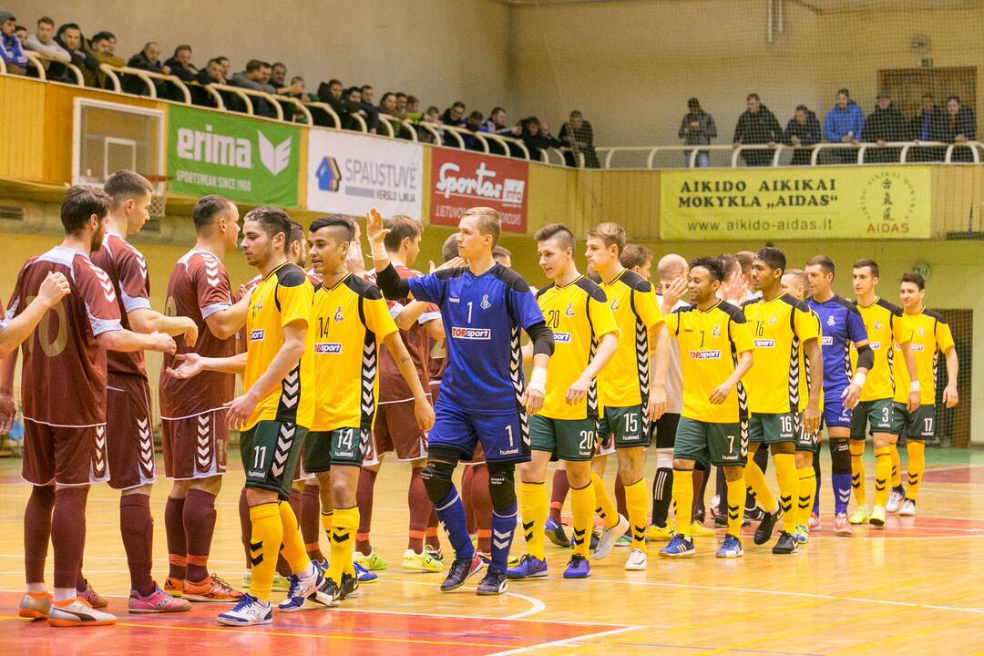 Ar salės futbolo mėgėjai virs profesionalais?