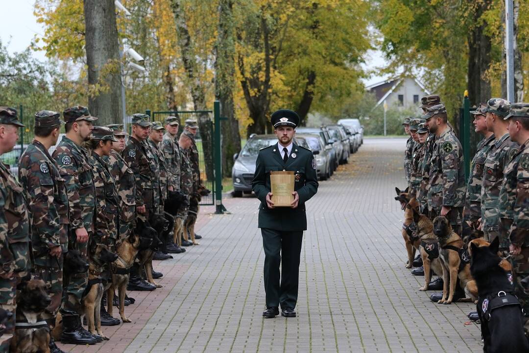 Atsisveikinimas su tarnyboje nušautu Ramziu