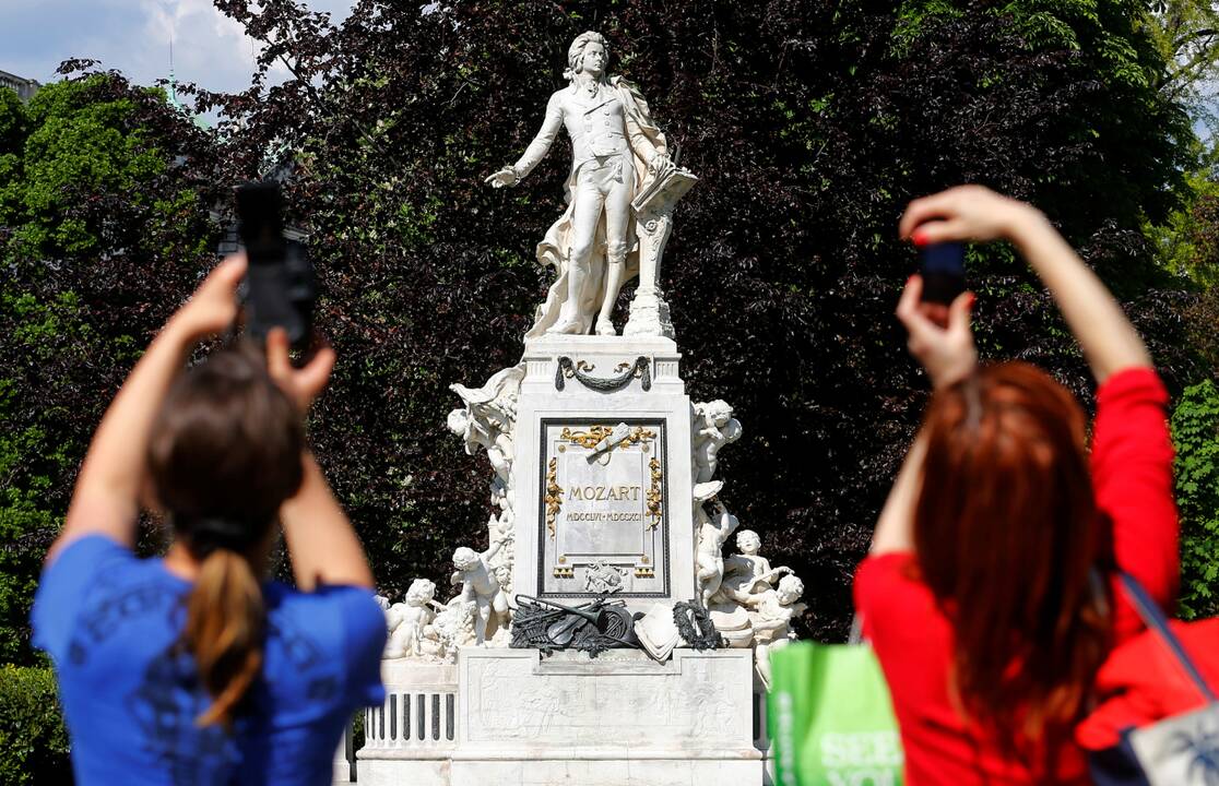 1756 m. gimė austrų kompozitorius, žymiausias pasaulyje klasicistinės muzikos kompozitorius Wolfgangas Amadeusas Mozartas