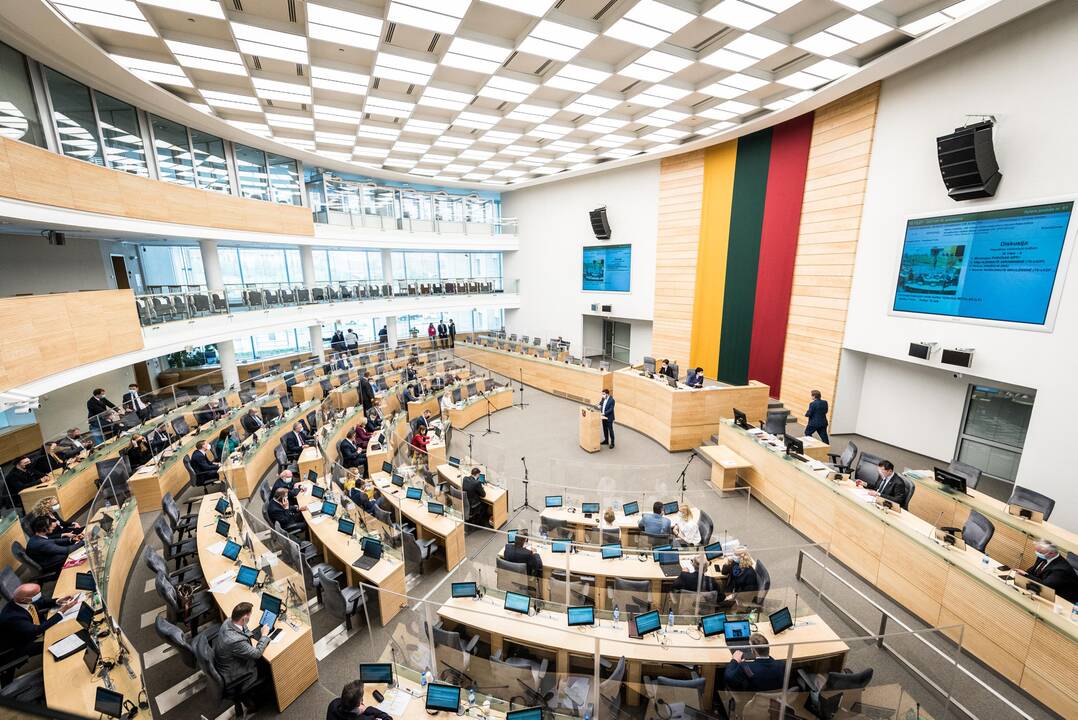 Seimas renkasi į pavasario sesiją, svarstys lėšų didinimą gynybai