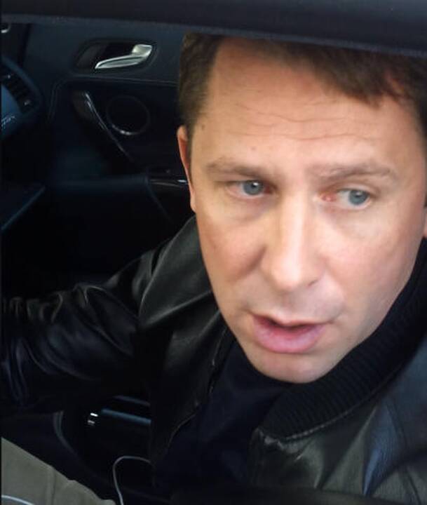 Selas vėl išplūdo policininkus