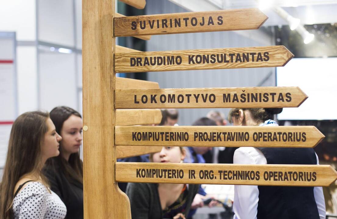 Kaip padėti karjeros kelią besirenkančiam abiturientui?