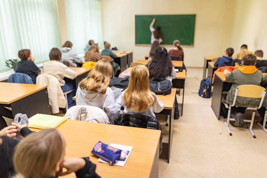 Paskata naujiems Vilniaus mokytojams – mėnesinė 300 eurų priemoka