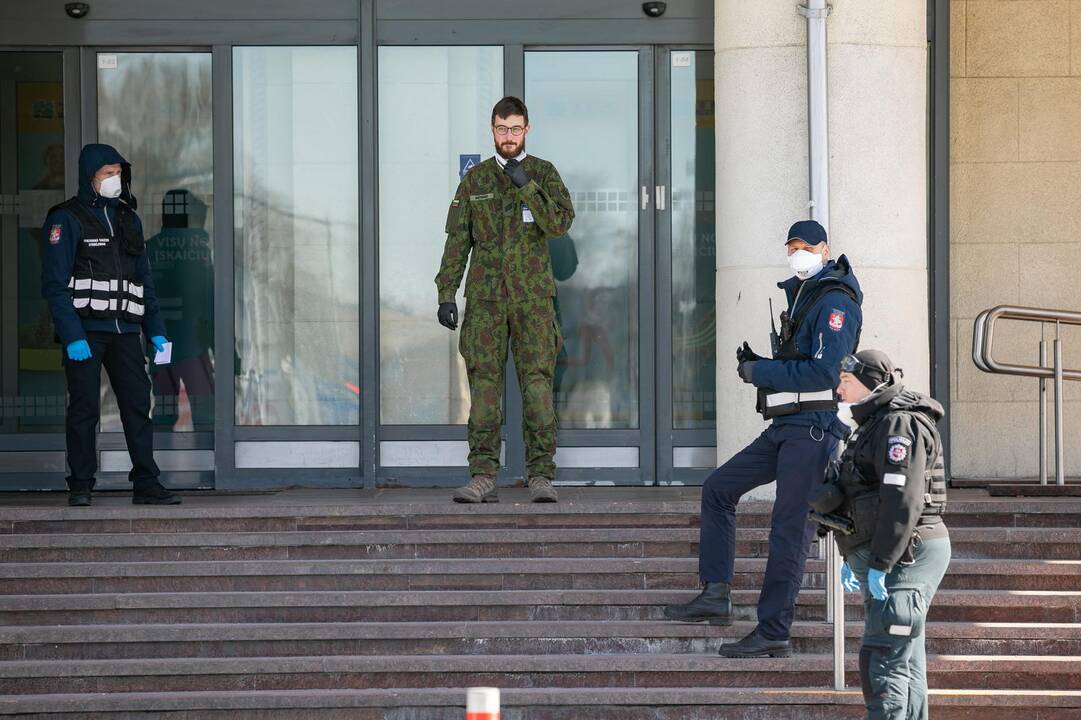 Visi grįžusieji į Vilnių iš užsienio izoliuojami viešbučiuose