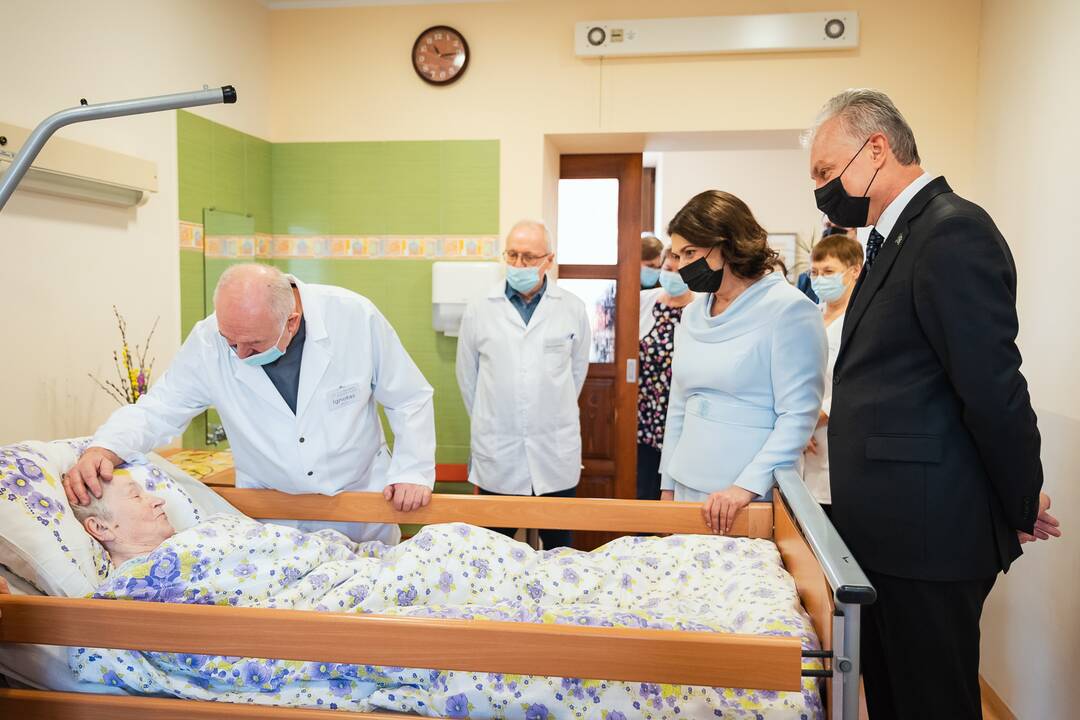 Prezidentas lankosi Vilniaus M. Sopočkos hospise
