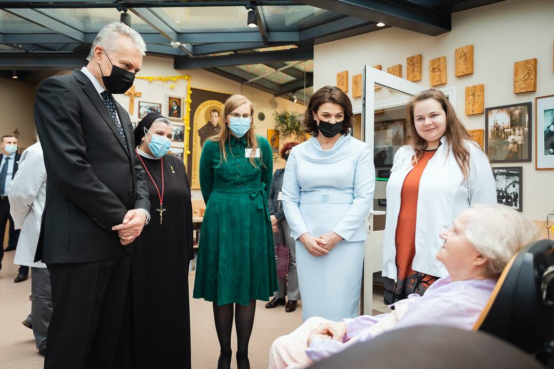 Prezidentas lankosi Vilniaus M. Sopočkos hospise
