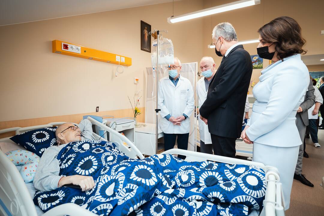 Prezidentas lankosi Vilniaus M. Sopočkos hospise