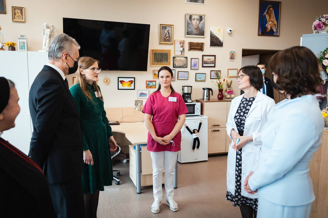 Prezidentas lankosi Vilniaus M. Sopočkos hospise