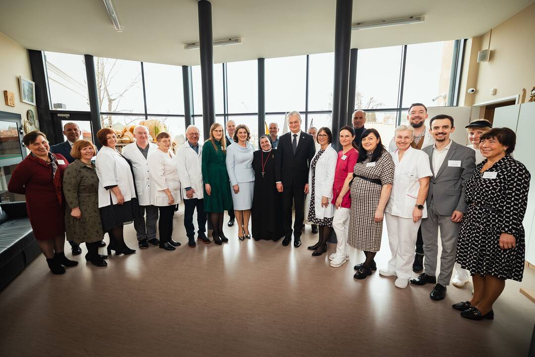 Prezidentas lankosi Vilniaus M. Sopočkos hospise