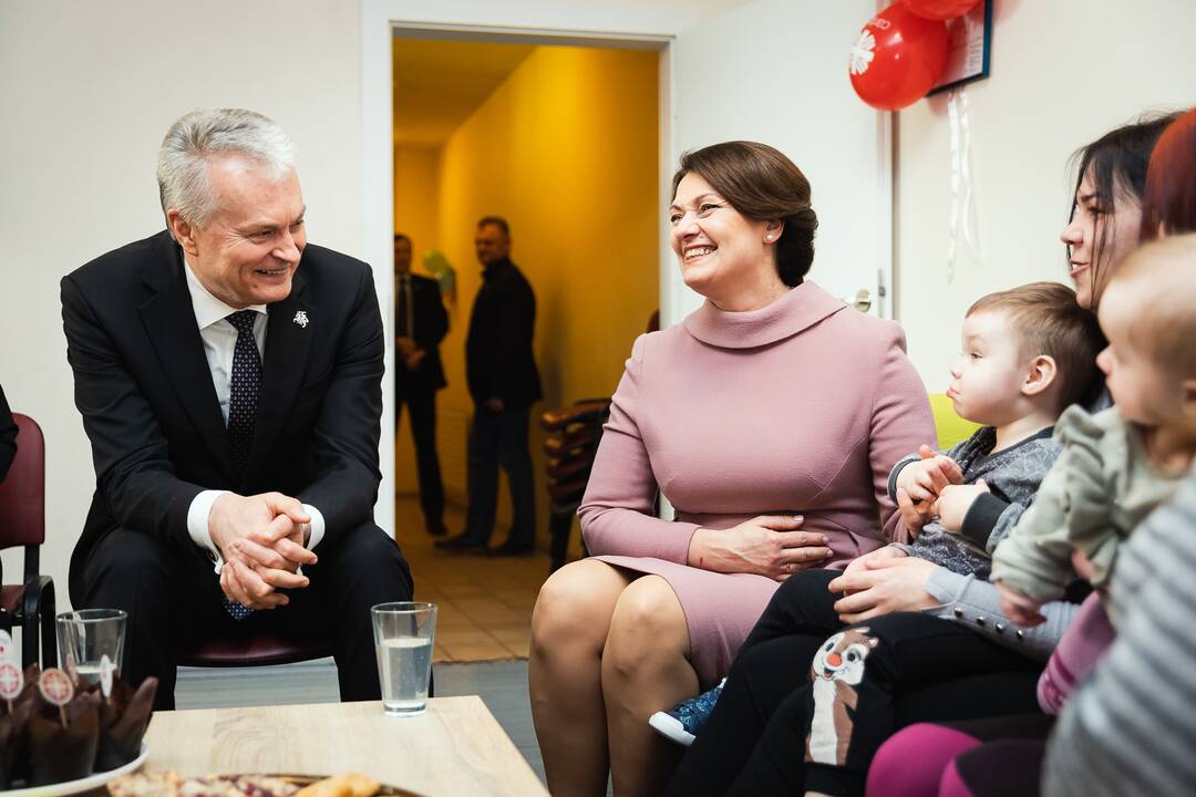 Prezidentas ir pirmoji ponia apsilankė „Carito“ centruose