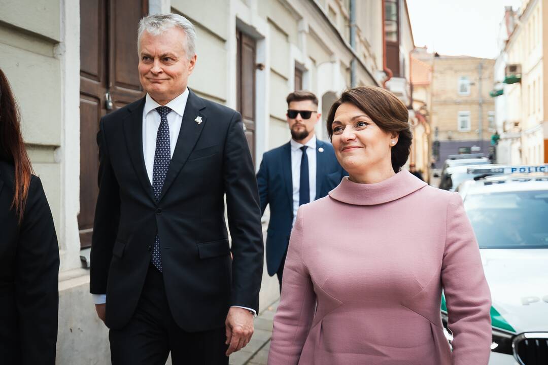Prezidentas ir pirmoji ponia apsilankė „Carito“ centruose