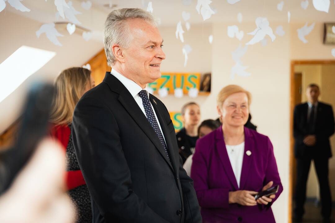 Prezidentas ir pirmoji ponia apsilankė „Carito“ centruose