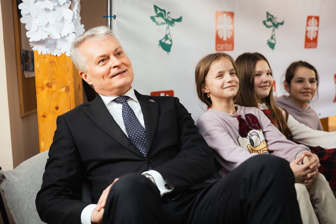 Prezidentas ir pirmoji ponia apsilankė „Carito“ centruose