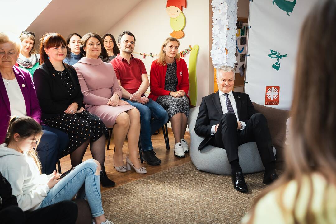 Prezidentas ir pirmoji ponia apsilankė „Carito“ centruose