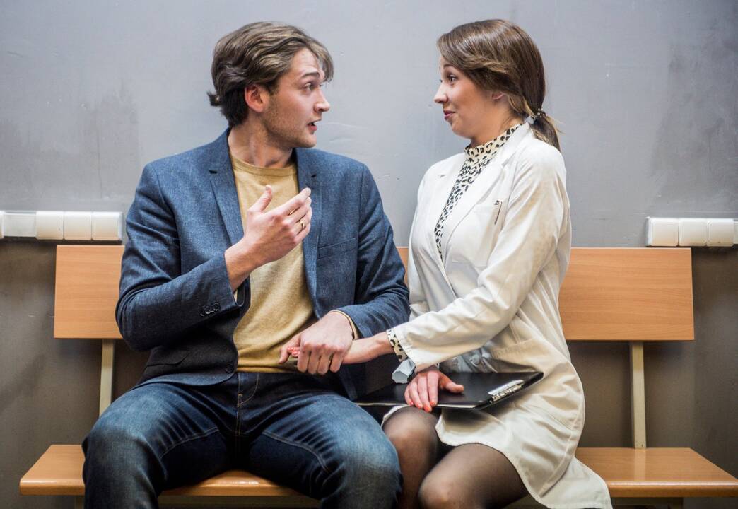 Žaidimas: „Mane traukia žaidybinis improvizacijos spektaklių elementas“, – sako teatro „Kitas kampas“ aktorė I. Šepetkaitė. Spektaklio „Meilės laivas“ premjera. 