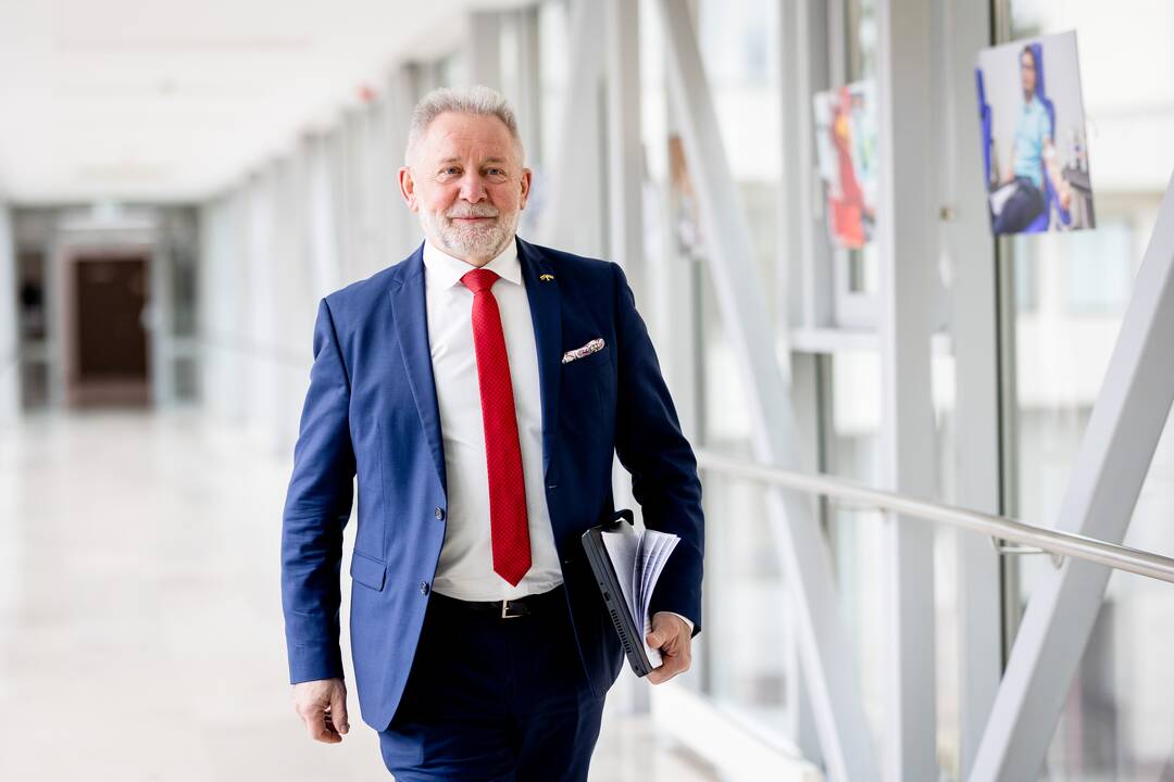 Kontekstas: vidutinį statistinį bendrapilietį alga teisėjai lenkia beveik triskart.