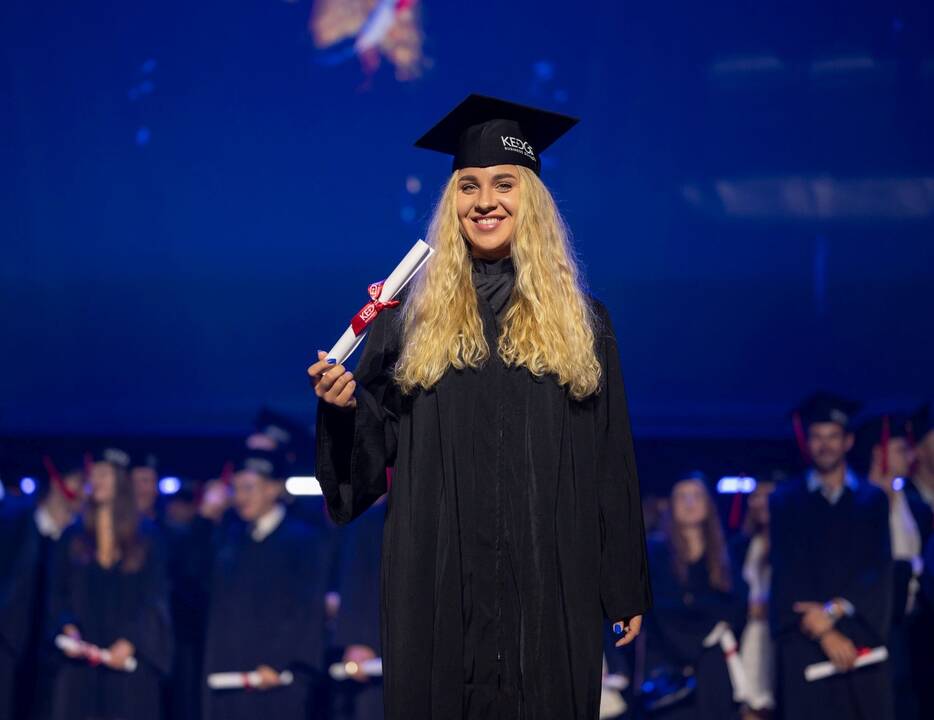 Ceremonija: akimirka iš diplomų įteikimo šventės Bordo.