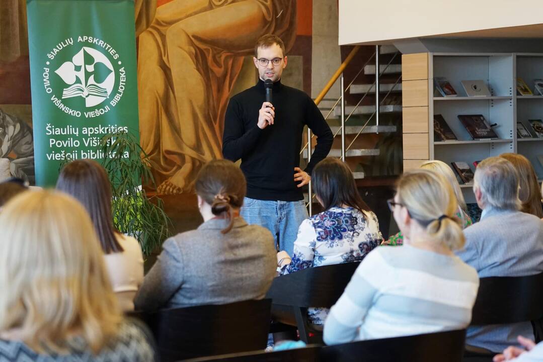  Sėkmė: „Tai bene pirma lietuvių autoriaus knyga, kurios dėmesio centre atsiduria mokytojas“, – paaiškina jau šešto leidimo sulaukusios knygos sėkmę K. Klimas.
