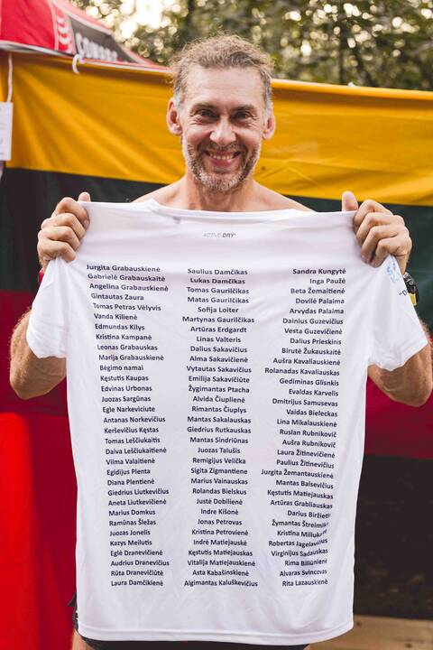 Kumštis: T. Grabauskas (trečias iš dešinės) neslepia, kad be darnaus komandos darbo nebūtų net arti prizininkų pakylos.