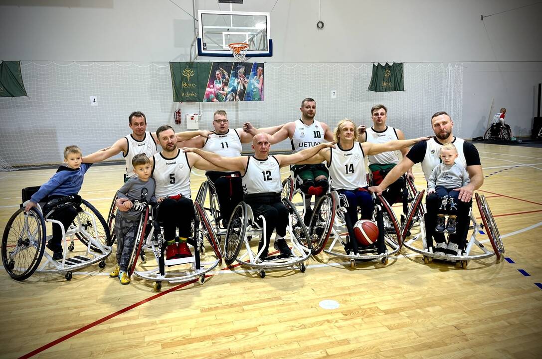 Sėkmė: vežimėlių krepšinio čempionė – Kauno RSK komanda.