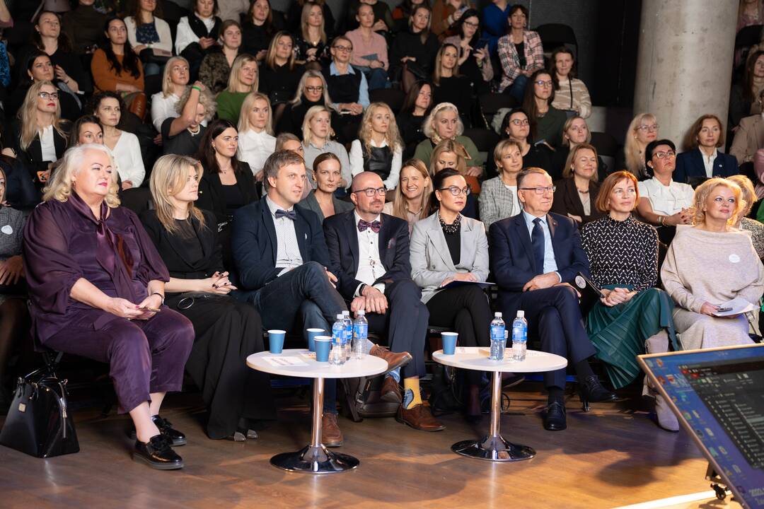 Aktualu: konferencijos metu diskutuota apie dirbtinio intelekto panaudojimą versle.